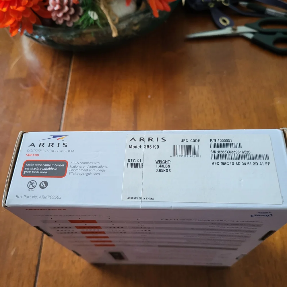 ARRIS SURFboard Cable Modem - Picture 2 of 3